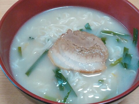 もやにら焼豚♪豚骨ラーメン